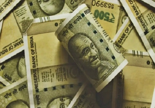 Indian rupee to gain slightly this year amid continued RBI intervention